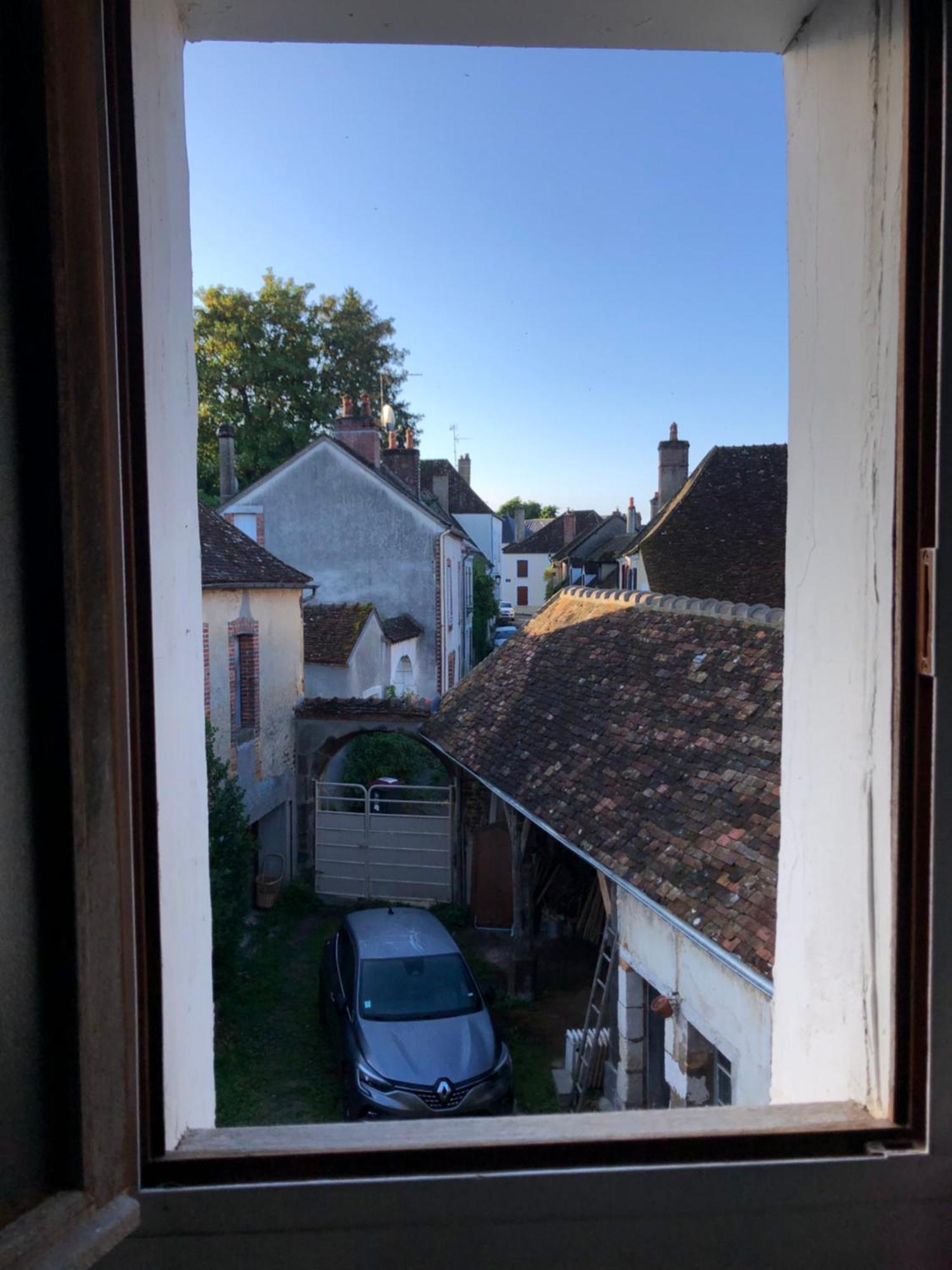 Sur Les Ailes Du Papillon-La Suite Saint-Sauveur-en-Puisaye Exteriör bild