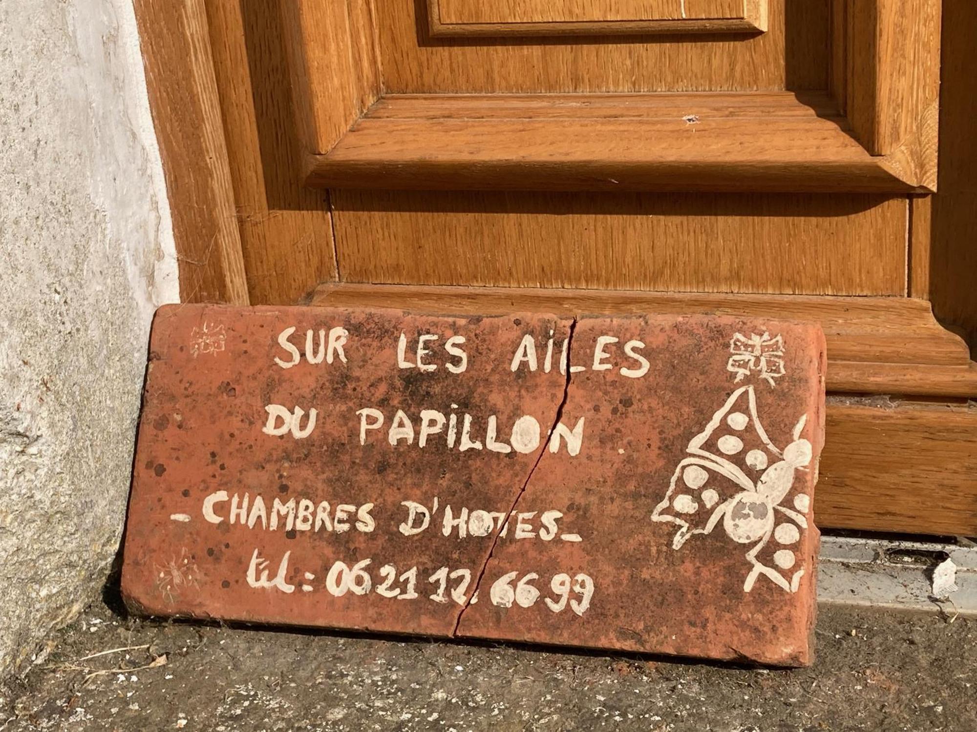 Sur Les Ailes Du Papillon-La Suite Saint-Sauveur-en-Puisaye Exteriör bild